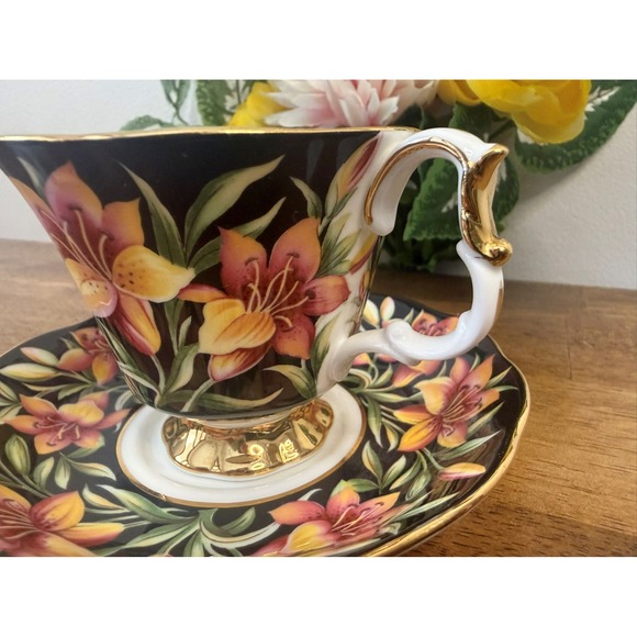 Royal Albert Prairie Lily Provincial Flowers Teacup and Saucer Fine Bone China - Picture 5 of 9